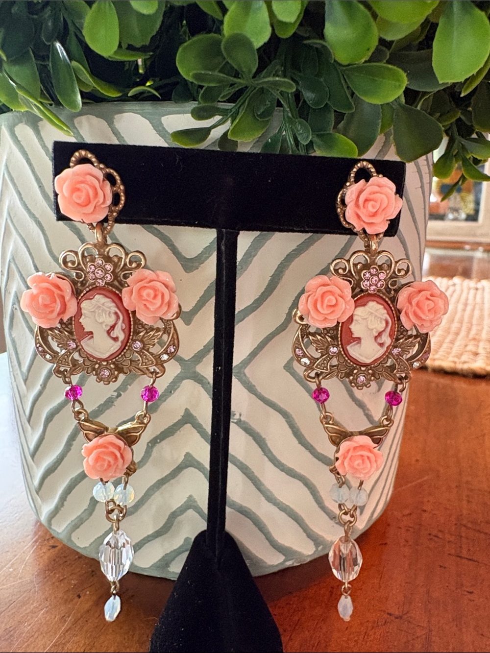 Vintage-Inspired Cameo & Rose Drop Earrings - Pink